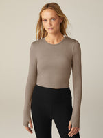 Beyond Yoga - Featherweight Sunrise Cropped Pullover - Birch Heather