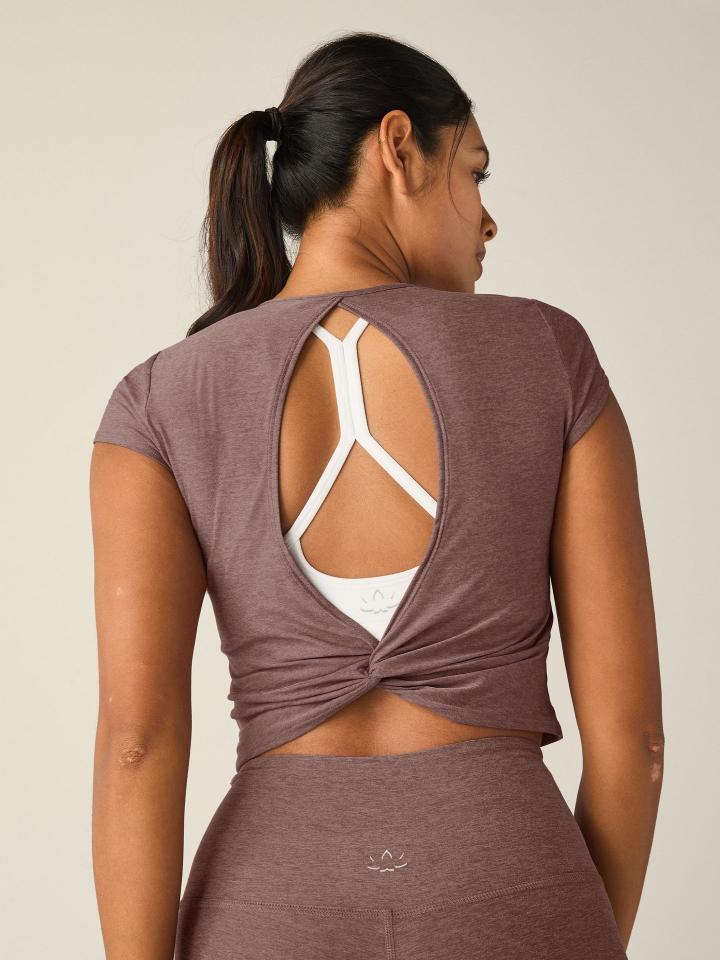 Beyond Yoga - Featherweight Let Go Twist Back Cropped Tee - Rose Brush Heather