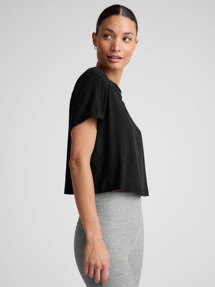 Beyond Yoga - Featherweight Supreme Cropped Tee - Darkest Night