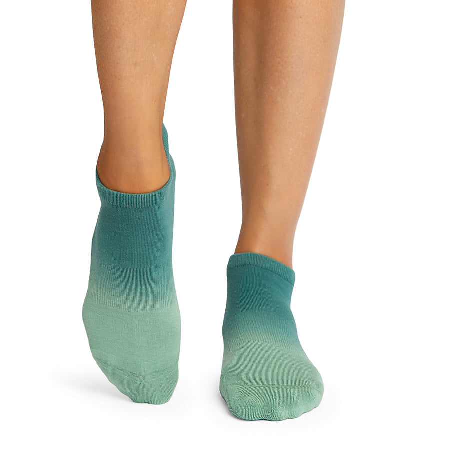 Tavi Noir - Savvy Grip Socks - various colors - Pilates Plus La Jolla - OHEY Boutique
