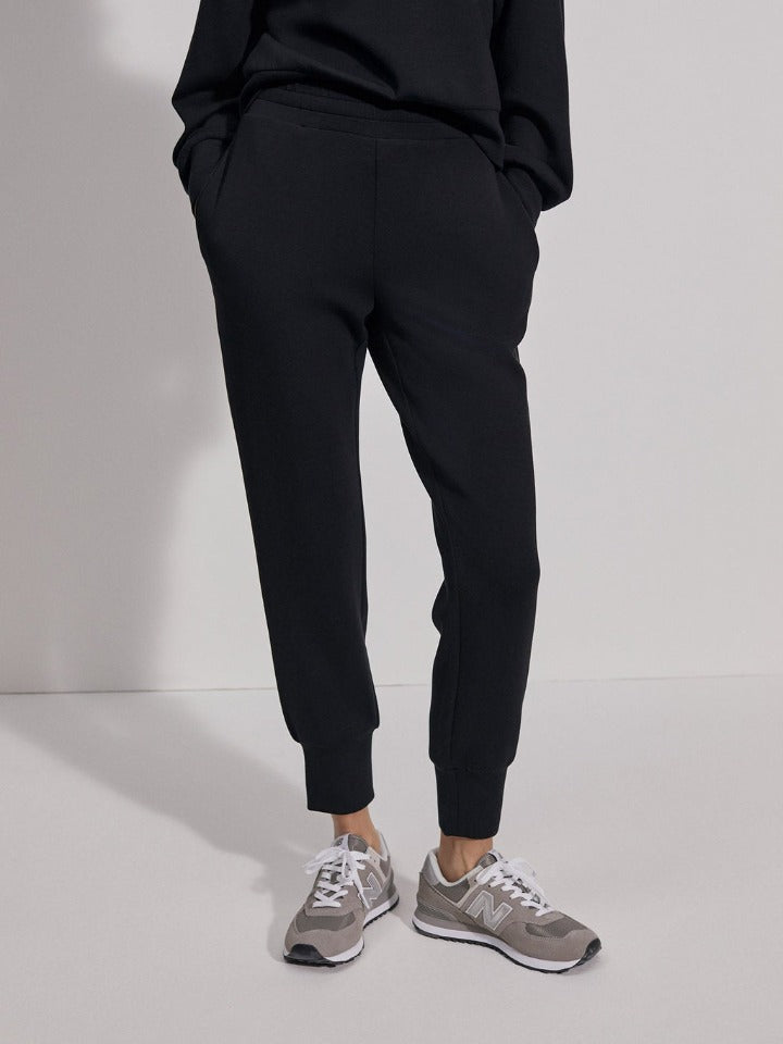 
            
                Load image into Gallery viewer, Varley - The Slim Cuff Pant 27 .5 - Black - Pilates Plus La Jolla - OHEY Boutique
            
        