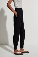 Varley - Hyde Relaxed Cuffed Sweatpant - Black - Pilates Plus La Jolla - OHEY Boutique