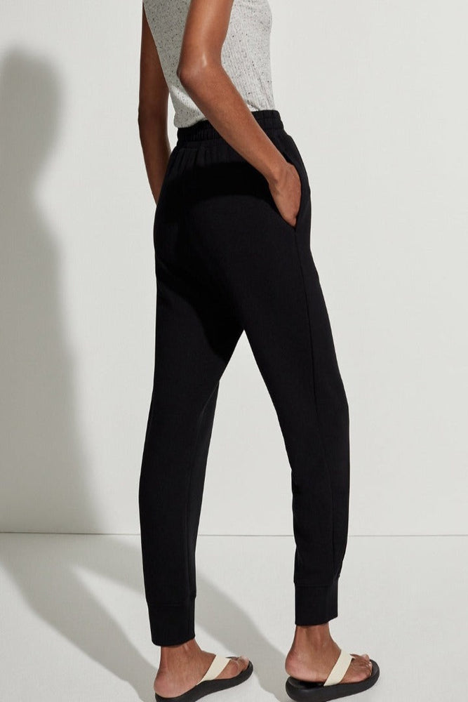 
            
                Load image into Gallery viewer, Varley - Hyde Relaxed Cuffed Sweatpant - Black - Pilates Plus La Jolla - OHEY Boutique
            
        
